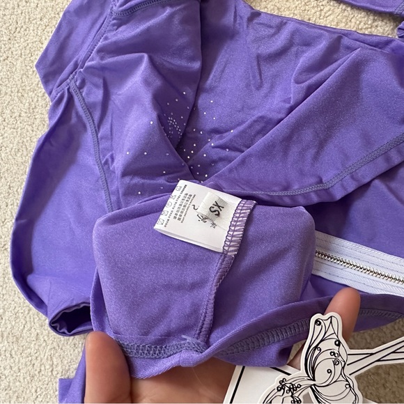 New ice skating jacket and pants set XS 8~10T (120~130cm) - Picture 4 of 11